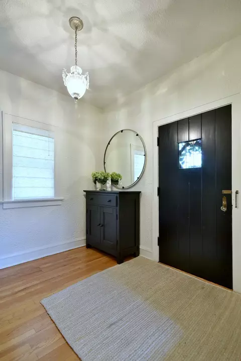 370 E May St, Elmhurst, IL 60126 photo 8