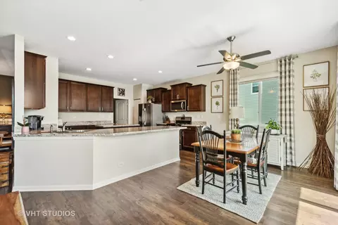 3805 Jasmine Ln, Elgin, IL 60124 photo 7