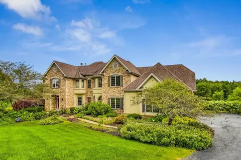 624 Hidden Creek Dr, Antioch, IL 60002