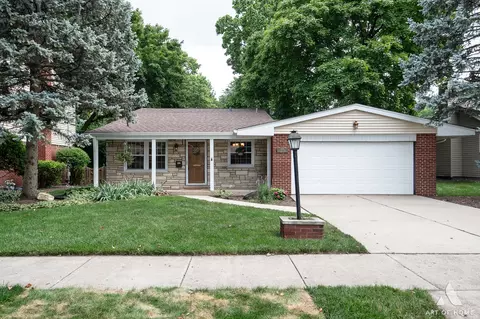 1605 W Grove St, Arlington Heights, IL 60005