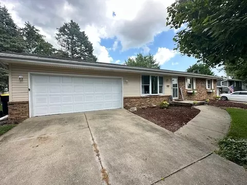 Exterior - 316 Raleigh Ct, Normal, IL 61761 photo 2 of 6