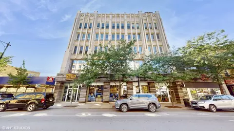 3323 N Paulina St #4B, Chicago, IL 60657