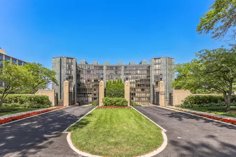 1420 Sheridan Rd #3D, Wilmette, IL 60091