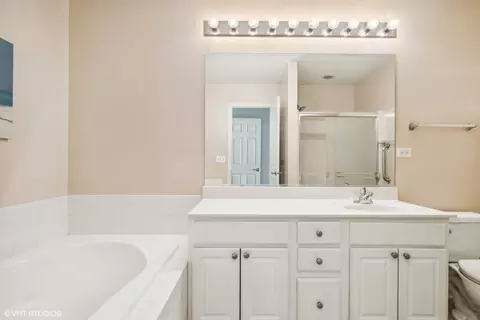 Bath - 5308 Cobblers Xing, Mchenry, IL 60050 photo 3 of 3