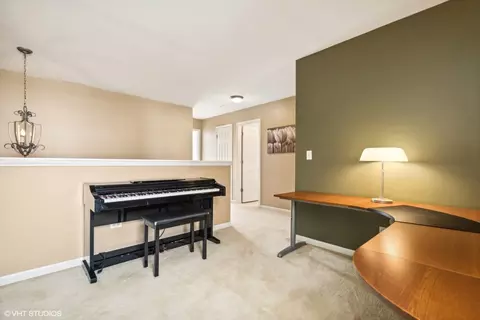 Entry Way - 5308 Cobblers Xing, Mchenry, IL 60050 photo 2 of 2