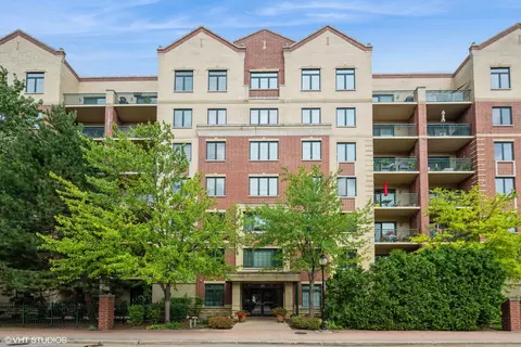 11 S Wille St #109, Mount Prospect, IL 60056