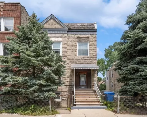1446 W Argyle St, Chicago, IL 60640