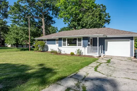 601 College Ave, Winthrop Harbor, IL 60096