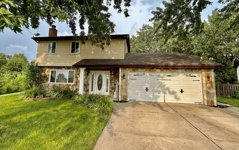3915 Windjammer Ln, Hanover Park, IL 60133
