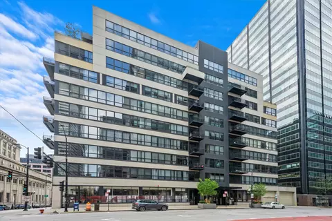 130 S Canal St #9R, Chicago, IL 60606