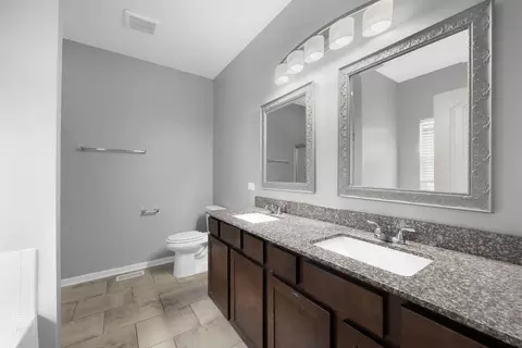 Bath - 2005 Daly Ln, Plainfield, IL 60586 photo 1 of 3