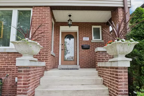 6307 W Berenice Ave, Chicago, IL 60634