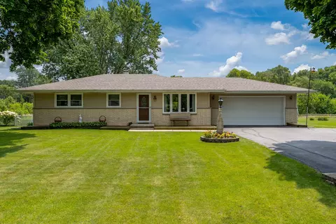 1607 Gladys Dr, Machesney Park, IL 61115