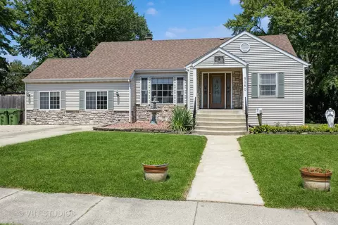 9160 S 52nd Ct, Oak Lawn, IL 60453