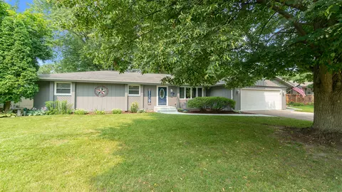 4348 Harvest Trl, Loves Park, IL 61111