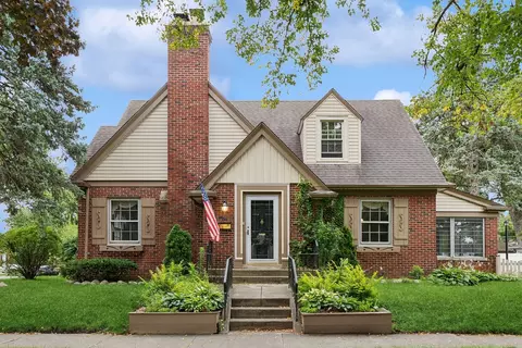 134 N Wisner St, Park Ridge, IL 60068