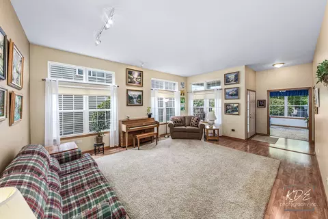 13719 S Tamarack Dr, Plainfield, IL 60544 photo 4