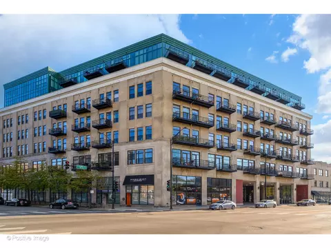 1645 W Ogden Ave #802, Chicago, IL 60612