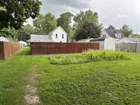 104 W South St, Morrison, IL 61270 photo 3