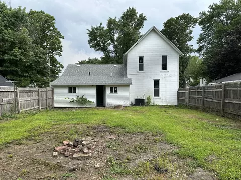 104 W South St, Morrison, IL 61270 photo 5
