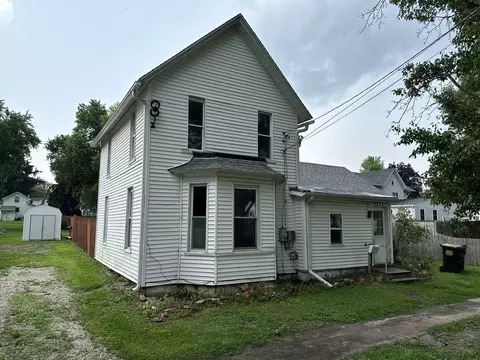 104 W South St, Morrison, IL 61270 photo 2