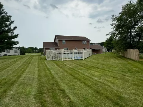 Exterior - 3108 E 19th St, Sterling, IL 61081 photo 2 of 2