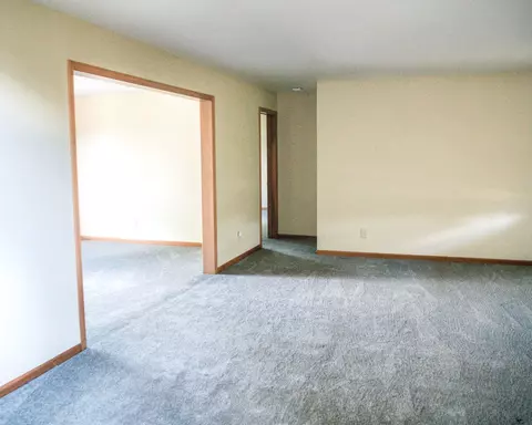 Living - 3108 E 19th St, Sterling, IL 61081 photo 1 of 7