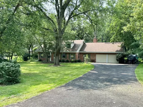 1307 Little John Dr, Elgin, IL 60120
