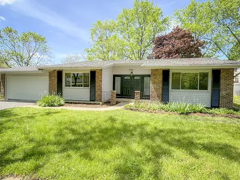 5928 Ridgeway Dr, Woodridge, IL 60517