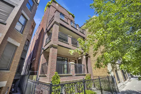 902 W Barry Ave #2, Chicago, IL 60657
