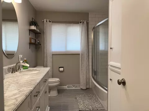 Bath - 523 Anthony St, Morrison, IL 61270 photo 2 of 2