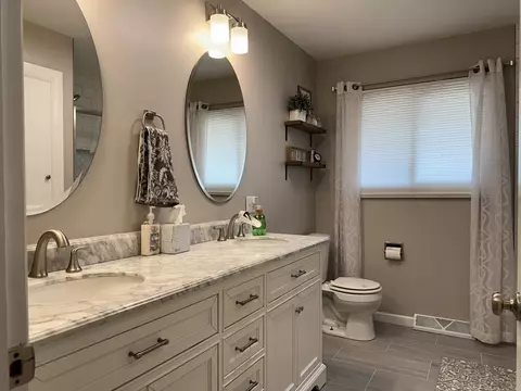 Bath - 523 Anthony St, Morrison, IL 61270 photo 1 of 2