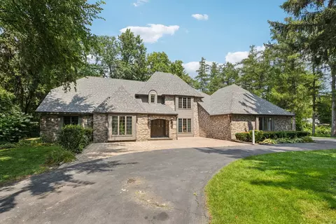 984 W Highland Ave, Elgin, IL 60123