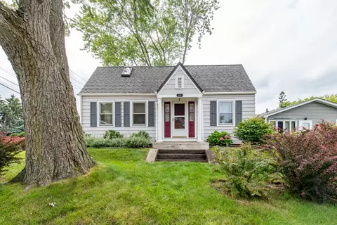 800 N Mcaree Rd, Waukegan, IL 60085