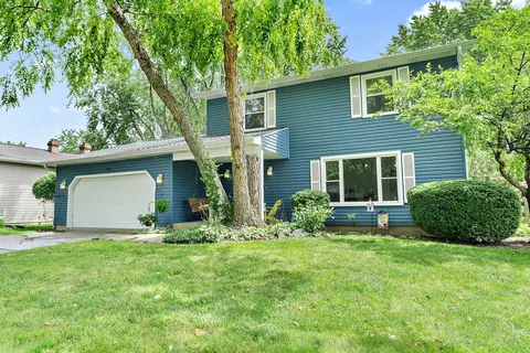 38 Lockman Cir, Elgin, IL 60123 photo 2