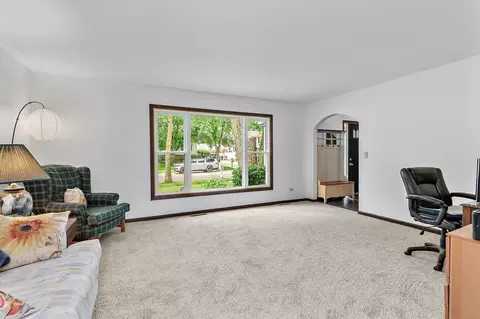 38 Lockman Cir, Elgin, IL 60123 photo 7