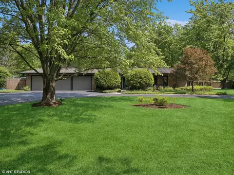 2750 Sunset Trl, Riverwoods, IL 60015