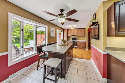 1748 E Carib Ln, Mount Prospect, IL 60056 photo 9