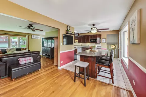 1748 E Carib Ln, Mount Prospect, IL 60056 photo 10