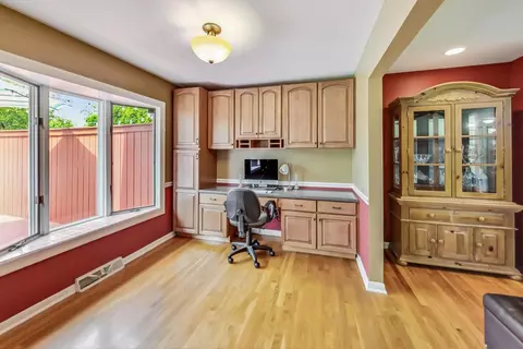 1748 E Carib Ln, Mount Prospect, IL 60056 photo 11