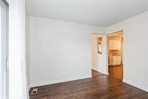 Living - 1502 Johnstown Ct, Wheaton, IL 60189 photo 6 of 6