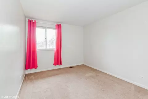 Bedroom - 1502 Johnstown Ct, Wheaton, IL 60189 photo 3 of 4