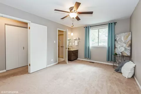 Bedroom - 1502 Johnstown Ct, Wheaton, IL 60189 photo 2 of 4
