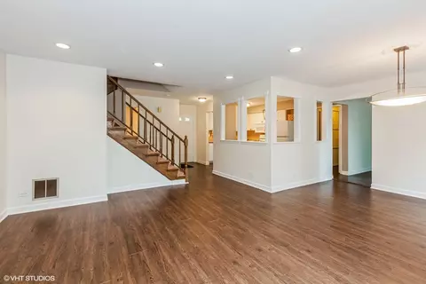 Living - 1502 Johnstown Ct, Wheaton, IL 60189 photo 2 of 6
