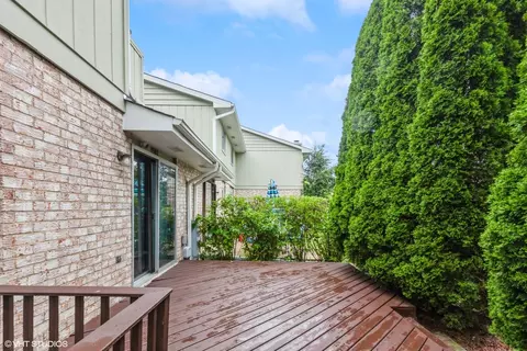 Exterior - 1502 Johnstown Ct, Wheaton, IL 60189 photo 2 of 3
