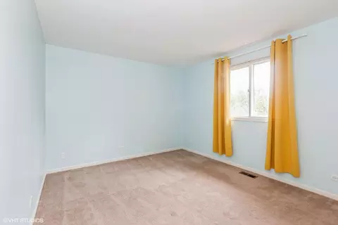 Bedroom - 1502 Johnstown Ct, Wheaton, IL 60189 photo 4 of 4