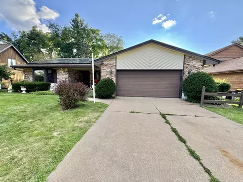 1845 Arnold Ave, Rockford, IL 61108
