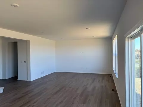 102 Ellis Rd, Algonquin, IL 60102 photo 3