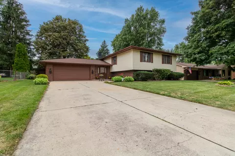 207 S Hershey Rd, Bloomington, IL 61704 photo 3