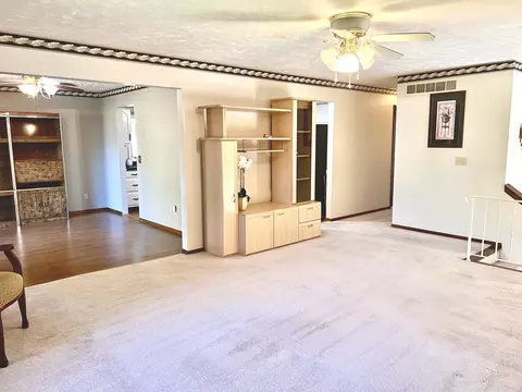 207 S Hershey Rd, Bloomington, IL 61704 photo 8